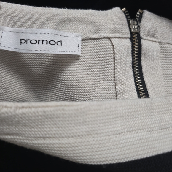 Sweater - Picture 3 of 3